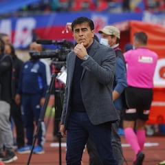 Quinteros deja una curiosa frase sobre la U y elogia a una de las promesas albas