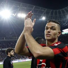 El Barça se reunió varias veces por Ben Arfa, pero tiene dudas