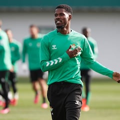 Paul vuelve al grupo tras su apendicitis