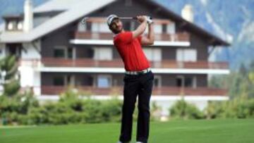 Alejandro Cañizares lidera en la primera jornada de Dubai