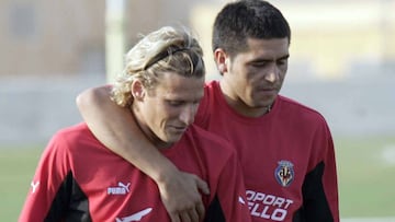 Riquelme y Forl&aacute;n, en un entrenamiento del Villarreal.