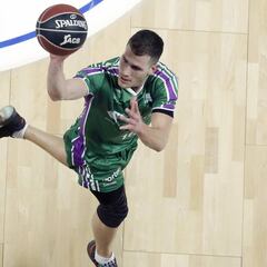 El Unicaja sueña con la Copa ante un Valencia que acusó las bajas