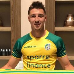 Novakovich se estrena en Eredivise ante el PSV del 'Chucky'