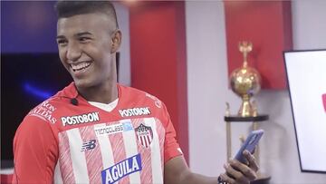 Luis Díaz le da la bienvenida a Rubén Manjarrés