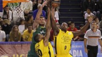 Los amarillos pasan el rodillo ante el Unicaja