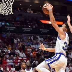 Resúmenes y resultados de la jornada NBA: Curry lidera otro triunfo cómodo de los Warriors