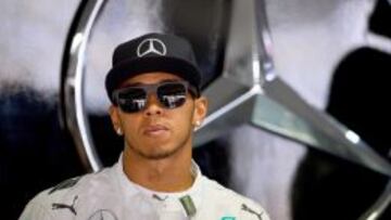 Hamilton sustituye la caja de cambios y saldrá vigésimo