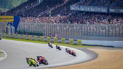La afición francesa vuelve a llenar las gradas del circuito de Le Mans para disfrutar de MotoGP.