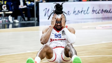 Moneke con la camiseta del Baskonia.