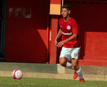 Johnny Cardoso, el ‘5′ con alma de ‘9′: “Al principio no le gustaba...”