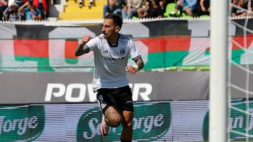 Futbol, Palestino vs Colo Colo.
Fecha 28, campeonato Nacional 2024.
El jugador de Colo Colo Javier Correa, centro, celebra su gol contra Palestino durante el partido de primera division disputado en el estadio Municipal de la Cisterna, Santiago Chile.
20/10/2024
Felipe Zanca/Photosport
Football, Palestino vs Colo Colo.
28th round, 2024 National Championship.
Colo Colo's player Javier Correa, center, celebrate his goal against Palestino during the first division match held at the Municipal de la Cisterna stadium, Santiago Chile.
20/10/2024
Felipe Zanca/Photosport
