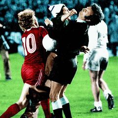 El «loco del Bernabéu» descarga su conciencia (2001)