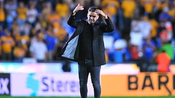 Nicolas Larcamón encara a reportero tras quedar eliminado ante Tigres