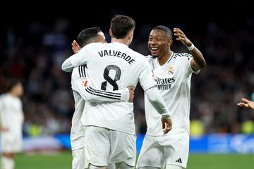 19/01/25 PARTIDO PRIMERA DIVISION 
REAL MADRID  - LAS PALMAS 
ALEGRIA GOL ANULADO FEDE VALVERDE 
DAVID ALABA 