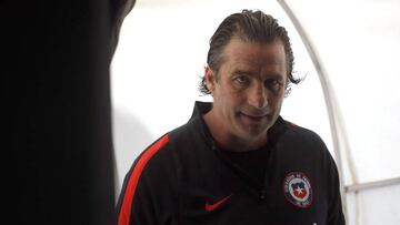 Pizzi explica regreso de Valdivia y aclara conversación con Bravo