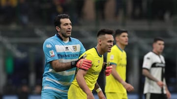 MILAN, ITALY - JANUARY 10: Lautaro Martinez of FC Internazionale in action with goalkeeper of Parma Calcio Gianluigi Buffon during the Coppa Italia match between FC Internazionale and Parma Calcio at Stadio Giuseppe Meazza on January 10, 2023 in Milan, Italy. (Photo by Emilio Andreoli - Inter/Inter via Getty Images)