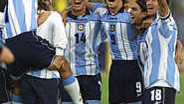 Argentina logra el pasaporte tras vencer a Ecuador