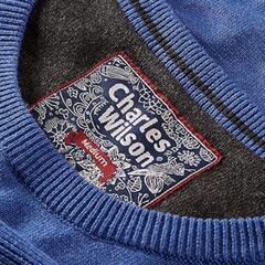 ¿Necesitas un nuevo básico imprescindible? Atento a este jersey azul para hombre de punto fino