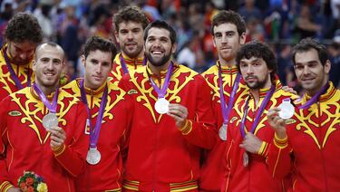 España repitió plata olímpica (se había colgado ya la de Pekín 2008) en Londres, en otra final irrepetible ante Estados Unidos (107-100). Llull anotó 5 puntos (una canasta de dos y un triple) en 18 minutos y acabó el campeonato con 5,5 tantos y 1,6 asistencias.