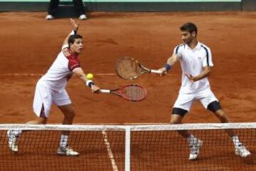 La dupla venezolana durante el partido de dobles.