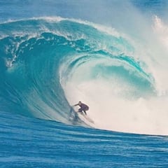 Surf en un peligroso slab canario: "Esta ola es de otro nivel"