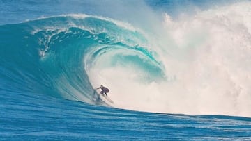 Surf en un peligroso slab canario: "Esta ola es de otro nivel"