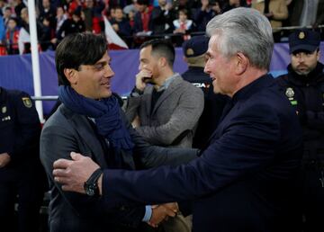 Saludo de los entrenadores incenzo Montella y Jupp Heynckes