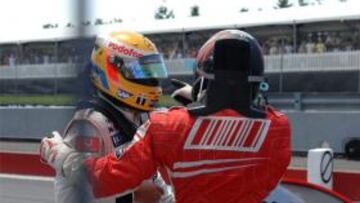 <b>MERECIÓ SANCIÓN.</b> Eso es lo que piensa el piloto finlandés de Ferrari sobre Lewis Hamilton, que le embistió al no ver el semáforo.