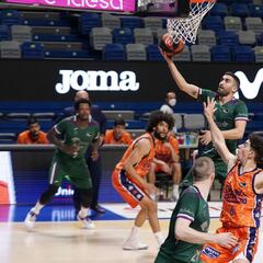 El Valencia también castiga a este Unicaja que no da para más