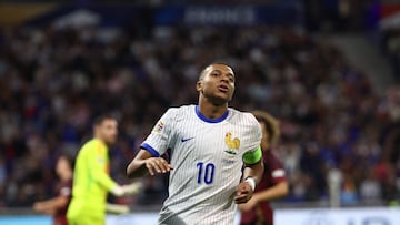 Dembélé se viste de Mbappé