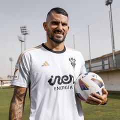 Contra Datkovic y la historia