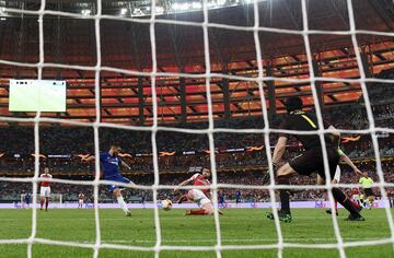 4-1. Eden Hazard marc¨® el cuarto gol.