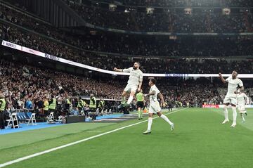 1-0. Dani Carvajal celebra el primer gol que marca en el minuto 2 de partido.