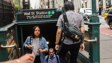 Últimas noticias de la Bolsa: Wall Street arranca el mes en rojo. Aquí, cómo está el mercado de valores hoy, lunes 1 de agosto: Dow Jones, Nasdaq y S&P 500.