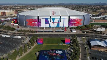 GLENDALE, ARIZONA - JANUARY 28: In an aerial view of State Farm Stadium on January 28, 2023 in Glendale, Arizona. State Farm Stadium will host the NFL Super Bowl LVII on February 12.   Christian Petersen/Getty Images/AFP (Photo by Christian Petersen / GETTY IMAGES NORTH AMERICA / Getty Images via AFP)