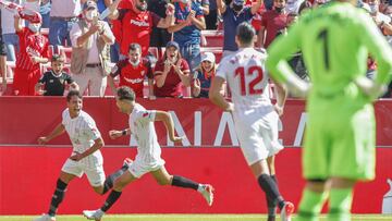 Óliver celebra su golazo.