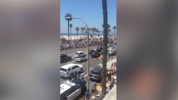 Difícil de creer: Manifestación en una playa de California