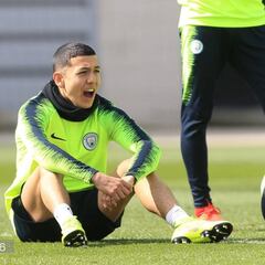 Sterling, el consejero de Ian Poveda en el City de Guardiola