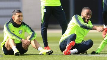 Sterling, el consejero de Ian Poveda en el City de Guardiola