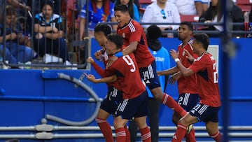 . FRISCO (ESTADOS UNIDOS), 23/03/2024.- Jugadores de Costa Rica celebran un gol ante Honduras este sábado, en un partido de la Liga de Naciones de la Concacaf en el estadio Toyota de Frisco, Texas (EE.UU.). EFE/ Carlos Ramírez
