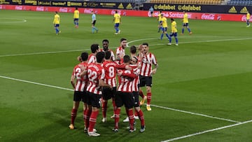 Los leones celebran un gol ante el C&aacute;diz.