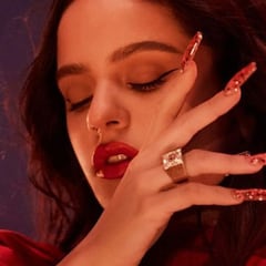 Rosalía revela qué es lo que más le incomoda de sus famosas uñas