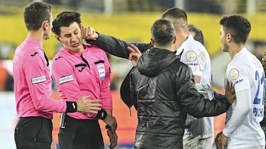 Who is Umut Meler, the referee for Real Madrid - Stuttgart? Champions League 2024/25