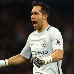 "Claudio Bravo se queda en Manchester City esta temporada"