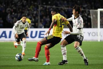 Jhon Jáder Durán y un golazo de chilena de Rafael Santos Borré le dieron la vuelta al marcador tras el primer tanto de Mitoma. Lorenzo mantiene su invicto con la Selección Colombia.