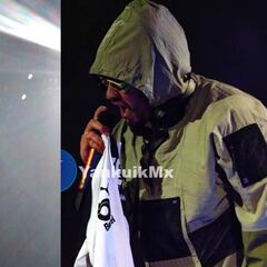Bad Bunny da concierto en Monterrey y saca jersey de Rayados