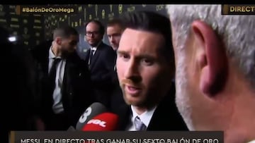 Messi a Edu Aguirre luego de interrumpir una respuesta