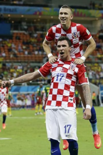 Iván Perisic y Mario Mandzukic llegaron a 4 goles con Croacia el 2015.