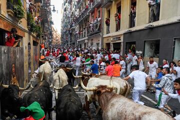 Hoy 8 de julio de 2022 se ha celebrado el segundo día de los encierros de los Sanfermines. Por las calles de Pamplona ha corrido los toros de la ganadería Fuente Ymbro.