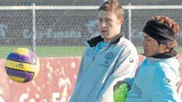 <b>CUENTA ATRÁS. </b>El delantero búlgaro Manchev ultima su debut en la sesión de ayer.